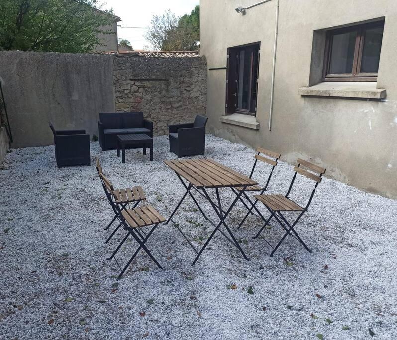 Superbe Appt Avec Cour Et Parking Gratuit A 5Min De La Cite Medievale Carcassonne Zewnętrze zdjęcie